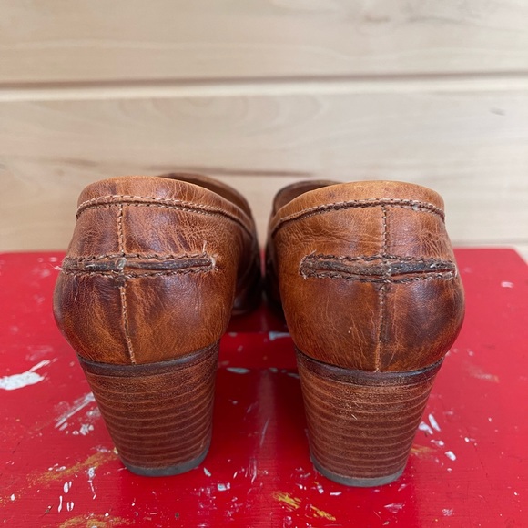 Bed Stu - Tan Leather Size 7 Heels - Handmade in Mexico - Pointed Toe - Picture 4 of 10